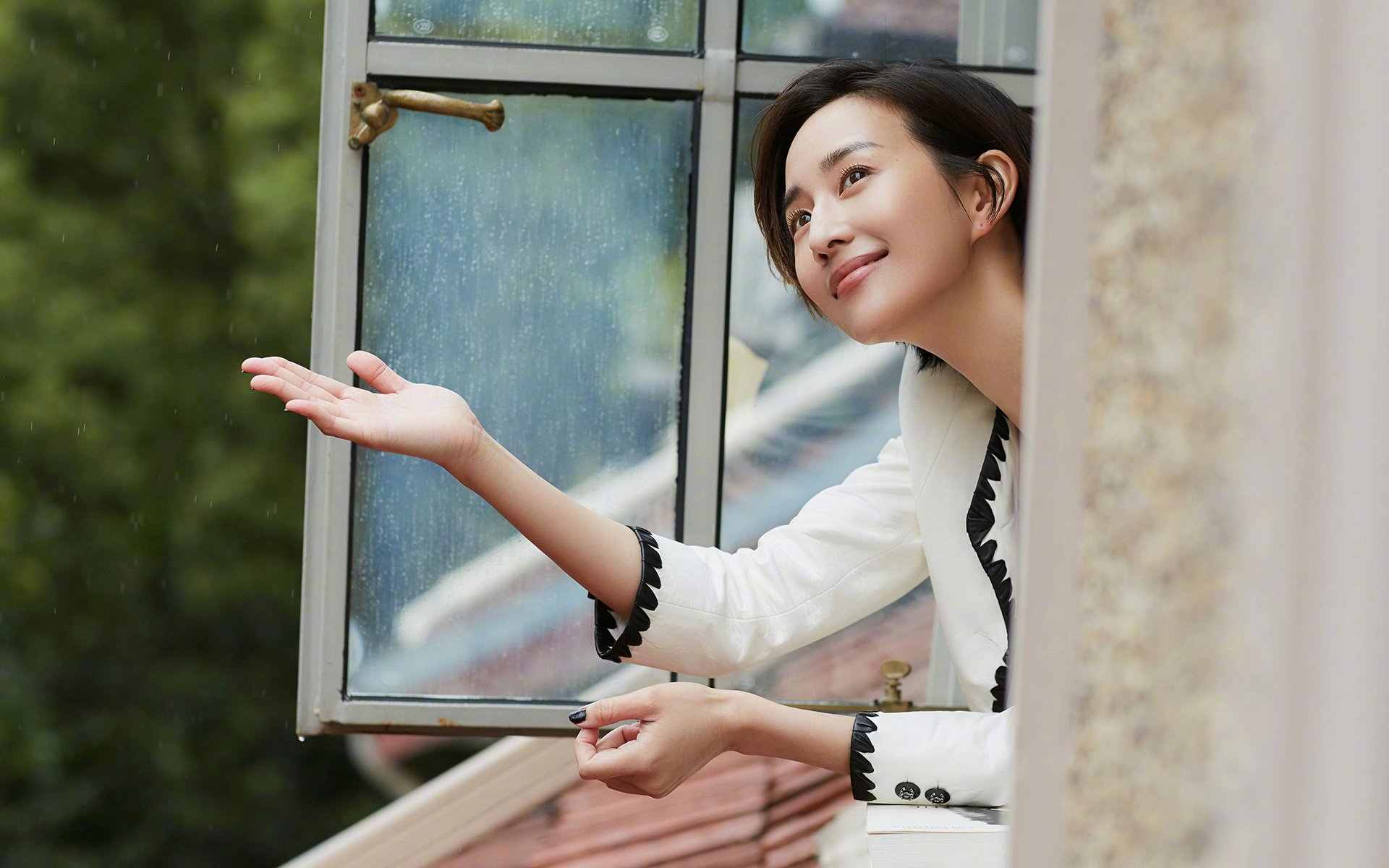 “东安湖赛场:飞扬的风帆与激情的竞技”